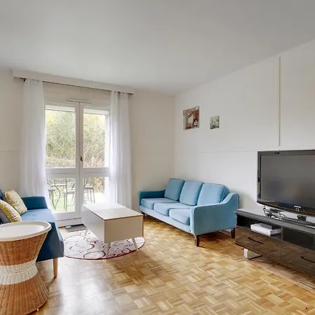 Chic House With Babyfoot And Gym Guyancourt